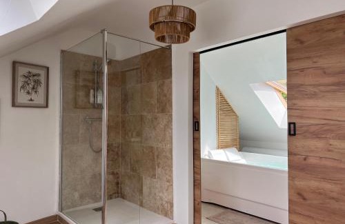 Vierzon Apartment | Appartement Chic avec Balneo