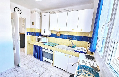 Saint-Raphael Apartment | Appartement climatisé à 15mn de la mer,du centre ville et de la gare.