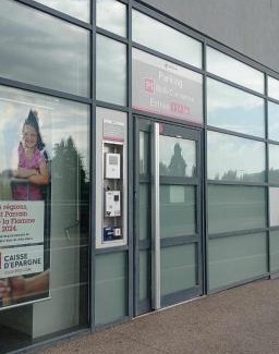 Neudorf Ouest Apartment | Appartement climatisé 3 étoiles T3 chic à Strasbourg avec billard et terrasse