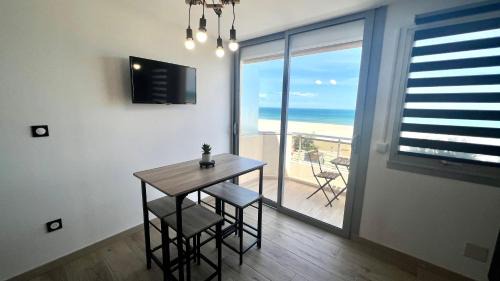 La Cote Radieuse Apartment | Appartement COSY, VUE MER avec Parking Privatif