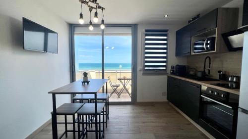La Cote Radieuse Apartment | Appartement COSY, VUE MER avec Parking Privatif