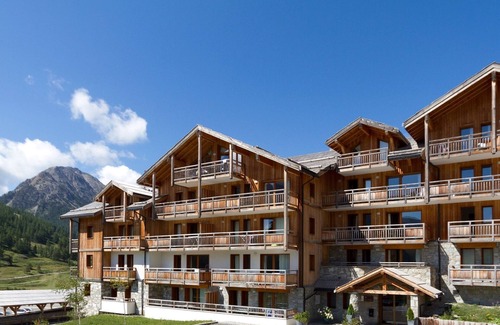 Montgenevre Condo | Appartement Confortable Au Pied des Pistes | Accès Piscine + Sauna + Jacuzzi