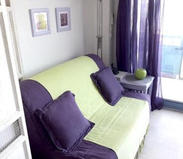 Theoule-sur-Mer Apartment | Appartement confortable à Théoule-sur-Mer, 30 m², vue mer.