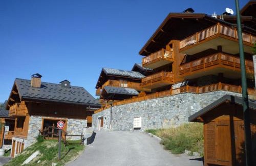 Le Bettaix Apartment | Appartement Confort+ avec Balcon et Parking - 3 Chambres, 6 pers, WiFi - Les Menuires - FR-1-452-315