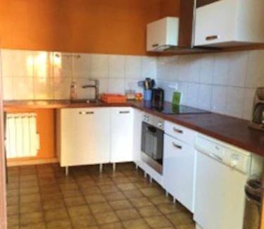 Roanne Apartment | Appartement confortable à Roanne avec jardin et parking