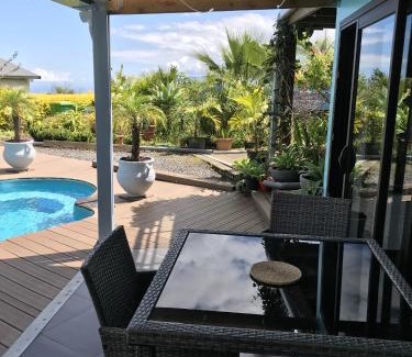 Petite-ÃŽle Apartment | Appartement confortable à Saint-Pierre avec piscine privée (55 m²)