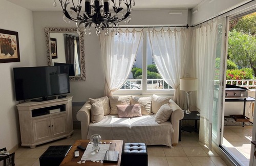 Calvi Apartment | Appartement Confortable au Calme, à Deux pas de la Plage et du Port