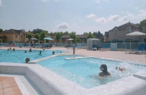 Monflanquin Apartment | Appartement cosy à Monflanquin, 31 m² avec piscine