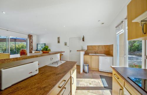 Sartene Apartment | Appartement cosy à Sartène 49 m² avec vue montagne