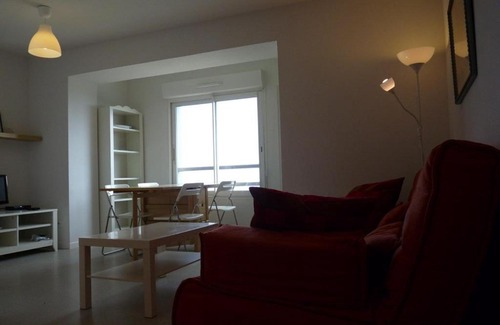 Arette Apartment | Appartement cosy 4 pers avec accès pistes, lave-vaisselle, lave-linge, casier à skis, parking gratuit - FR-1-602-5