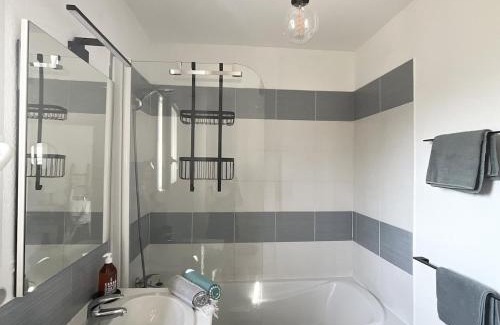 Poggio-Mezzana Apartment | Appartement cosy avec wifi en bord de mer