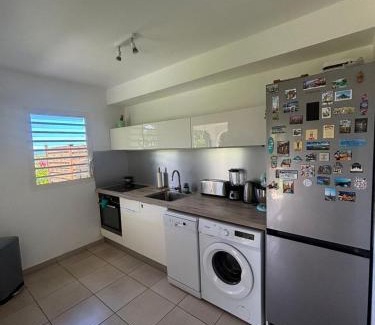 Saint-Claude Apartment | Appartement cosy avec piscine