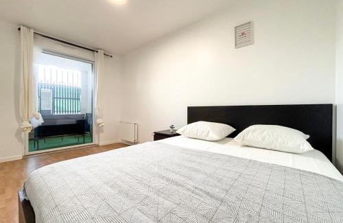 Saint-Denis Apartment | Appartement Cosy avec Loggia et Parking privé