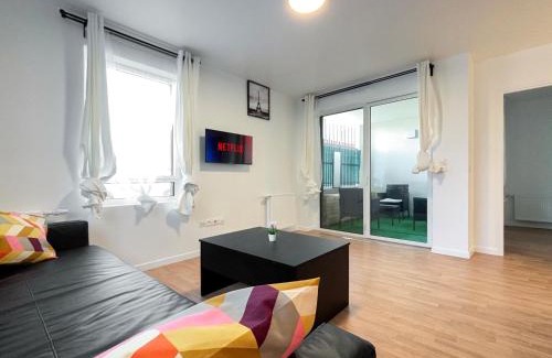 Saint-Denis Apartment | Appartement Cosy avec Loggia et Parking privé