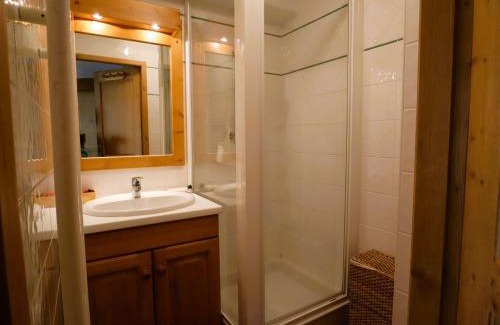 Areches Apartment | Appartement cosy T3 proche village et pistes pour 4 pers, équipé, casier à skis, ascenseur - FR-1-342-281