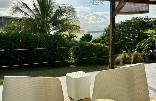 Dampierre Apartment | Appartement Cosy vue sur L'îlet du Gosier, Grande Terrasse