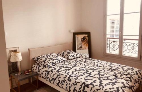 Porte-Saint-Martin Apartment | appartement Cozy Paris Canal St Martin