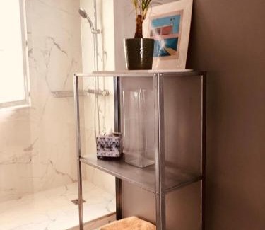 Porte-Saint-Martin Apartment | appartement Cozy Paris Canal St Martin