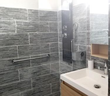 Bas du Fort Apartment | Appartement d'une chambre a Le Gosier a 900 m de la plage avec jardin clos et wifi