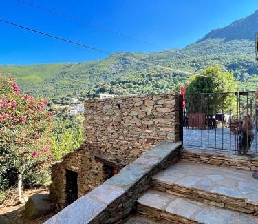 Sisco Apartment | Appartement dans maison de village vue mer