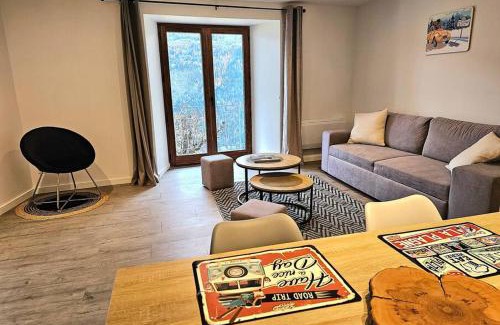 Aime Apartment | Appartement de 80m² plein sud entièrement rénové