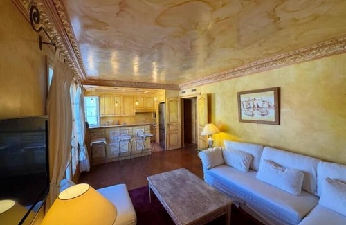 Saint-Tropez Apartment | Appartement de Charme