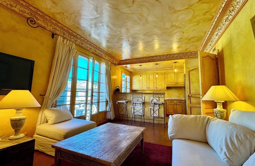 Saint-Tropez Apartment | Appartement de Charme