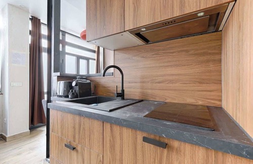 Hopital Saint-Louis Apartment | Appartement de charme 2BR Canal Saint Martin