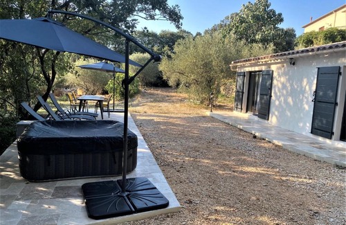 Vezenobres House | Appartement de charme avec jaccusi