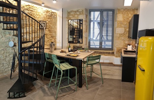 Sarlat-la-Caneda Apartment | Appartement Duplex Deluxe Avec Parking Sarlat Centre
