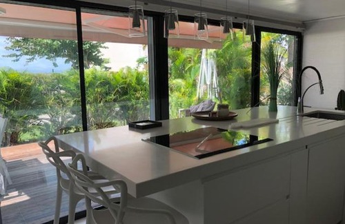 Bas du Fort Apartment | Appartement Duplex RDC