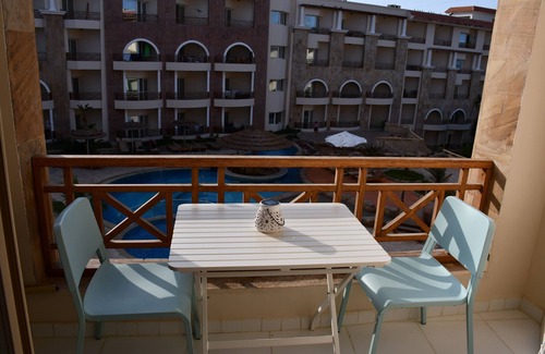 Al Ahyaa Apartment | Appartement au Soleil Toute l Année Complexe Avec 2 Piscines Plage Privée Bar