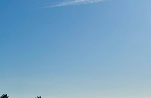 Carnon-Plage Apartment | Appartement ensoleillé à 80m de la plage, avec une petite vue mer du balcon!