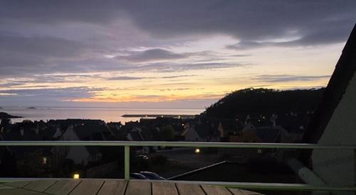 Erquy Apartment | Appartement ERQUY Bretagne vue mer exceptionnelle sur les hauts d'Erquy au calme ! 900 m du centre ville et au pied du GR34