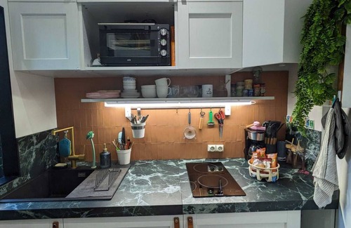 Quartier de la Maison-Blanche Apartment | Appartement F1 Meublé Entièrement Rénové à 20 mn du Centre