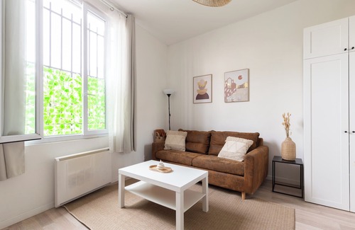 Bois-Colombes Apartment | Appartement cosy proche de Paris - Wifi - Free Parking - Tv