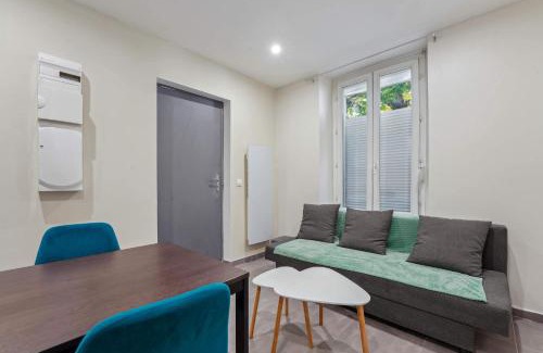 Charleville-Mezieres Apartment | Appartement RDC avec parking au centre-ville