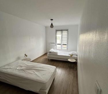 Charleville-Mezieres Apartment | Appartement spacieux 4 personnes