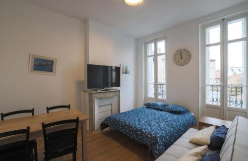 La Celle-sous-Gouzon Apartment | Appartement tout équipé 5 couchages proche Hôpital Européen