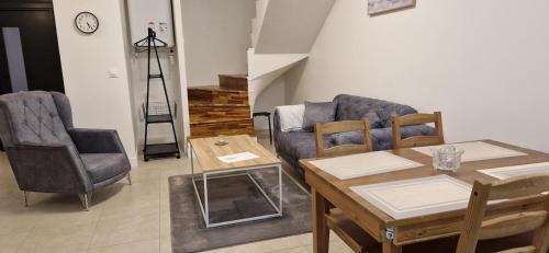 La Ferte-sous-Jouarre Apartment | Appartement avec Jardin