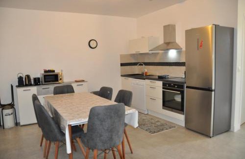 La Ferte-sous-Jouarre Apartment | Appartement avec Jardin