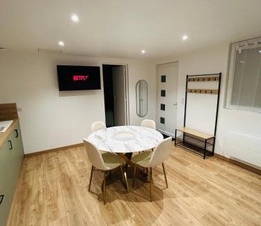 Saint-Denis-sur-Loire Bed & Breakfast | Appartement au calme