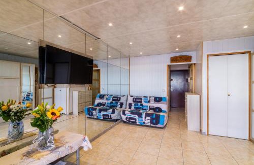 Saint-Laurent-du-Var Apartment | Appartement Le Maeva