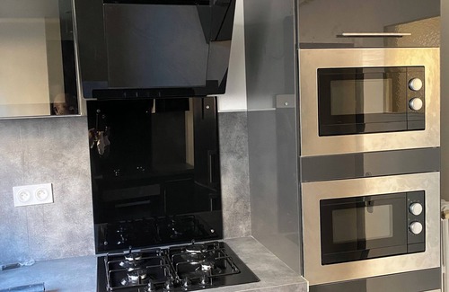 Pontoise Apartment | Appartement Haut Standing - 7 Couchages + 2 Sdb, au Rez-de-chaussée