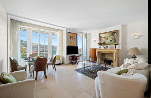 Villefranche-sur-Mer Apartment | Appartement d Exception, Spacieux et Lumineux, avec Balcon et Vue Mer