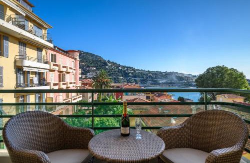 Villefranche-sur-Mer Apartment | Appartement d Exception, Spacieux et Lumineux, avec Balcon et Vue Mer