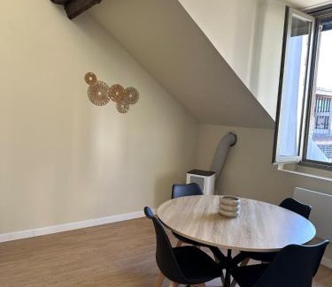Saint-Etienne Apartment | Appartement gare chateaucreux