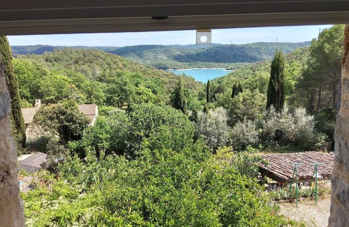 Montauroux Apartment | Appartement Haut de Bastide Calme et Isolé vue lac