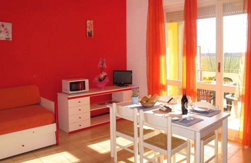 Luni Mare Apartment | Appartement in Luni mit Pool