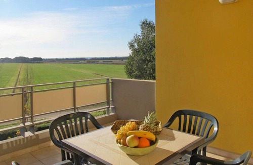 Luni Mare Apartment | Appartement in Luni mit Pool